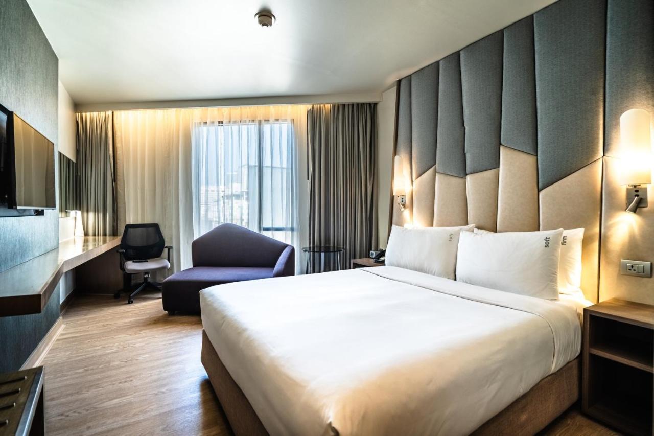 Отель Express Sukhumvit 11 By Ihg 4*
