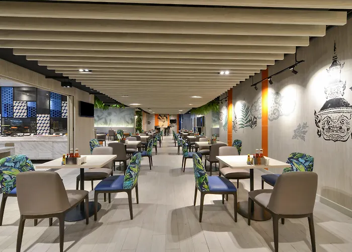 Holiday Inn Express Bangkok Sukhumvit 11 By Ihg